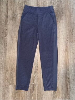 Athleta Brooklyn textured animal print blue ankle pants size 0 outdoors active